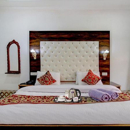 Srīnagar Hotel Royal Hameed מראה חיצוני תמונה