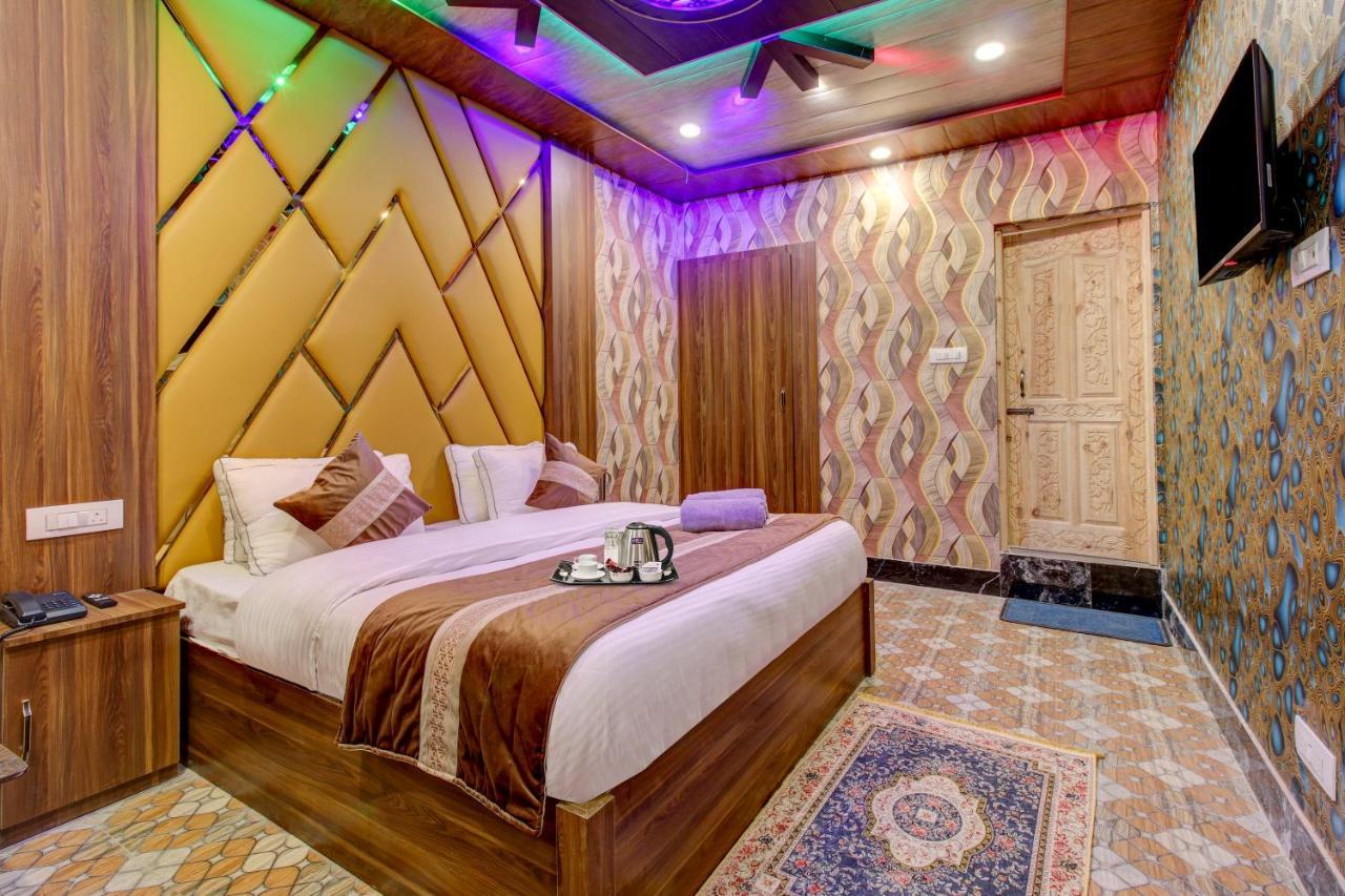 Srīnagar Hotel Royal Hameed מראה חיצוני תמונה