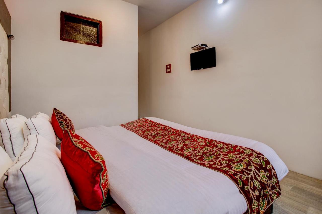 Srīnagar Hotel Royal Hameed מראה חיצוני תמונה