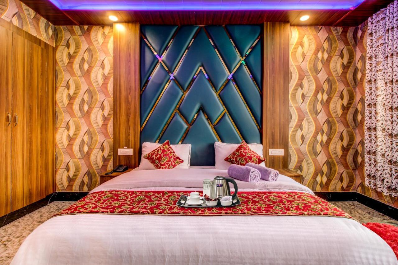 Srīnagar Hotel Royal Hameed חדר תמונה
