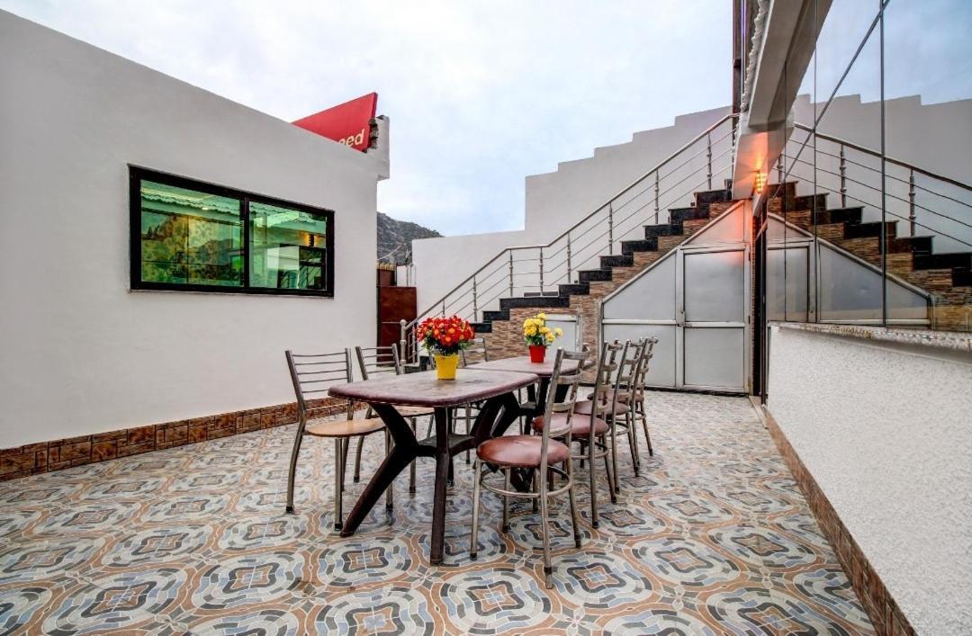 Srīnagar Hotel Royal Hameed מראה חיצוני תמונה