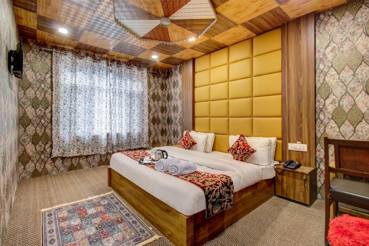 Srīnagar Hotel Royal Hameed מראה חיצוני תמונה